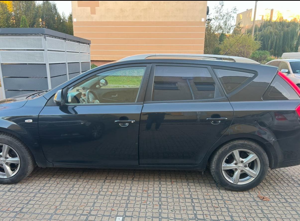 Udział 50% w postaci samochodu Kia Ceed 2007 - obrazek 2